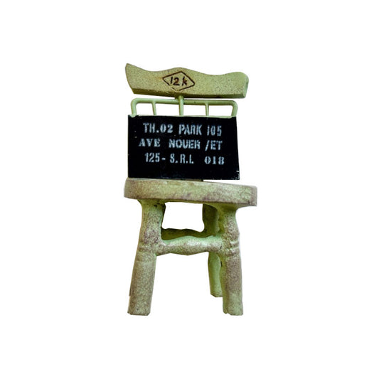 ミニチュアオブジェ モスグリーンサインチェア